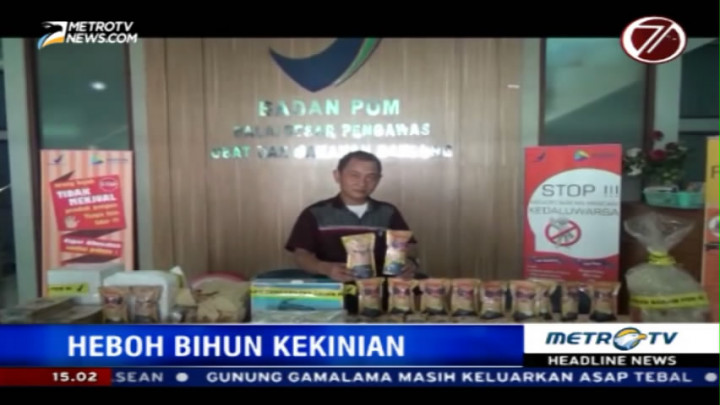 Petugas BPOM Sita Ratusan Bungkus <i>Snack</i> Bikini