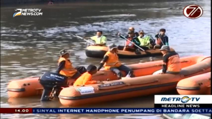 KLHK dan Komunitas Warga Gotong Royong Bersihkan Ciliwung