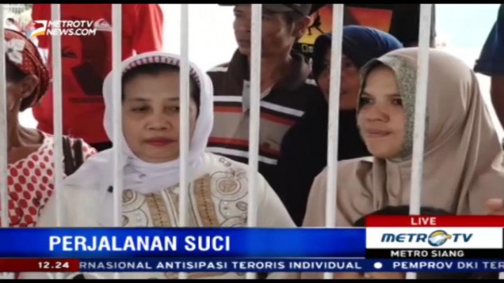 Haru dan Bahagia Selimuti Pelepasan Calon Jemaah Haji Makassar