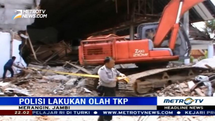 Seorang Pekerja Tewas saat Robohkan Gedung DPRD Merangin