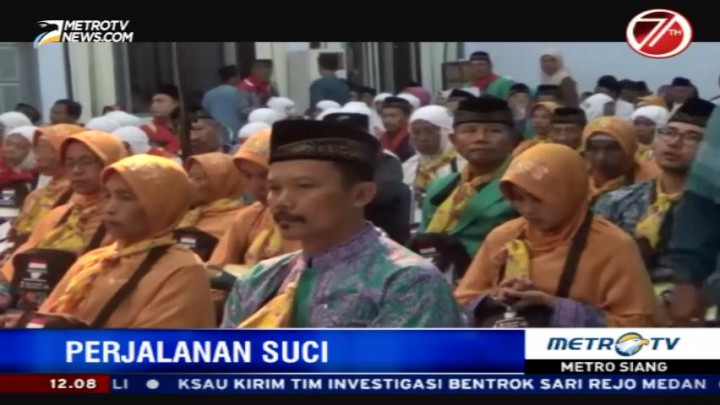 928 Calhaj Asal Tulungagung Berangkat ke Asrama Haji