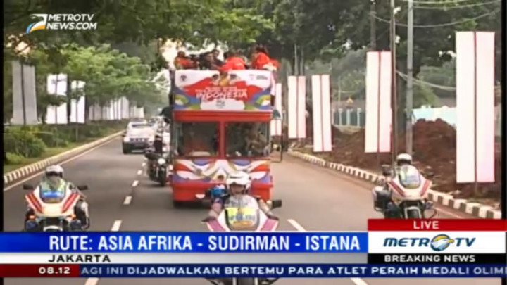 Arak-arakan Atlet Olimpiade Menuju Istana