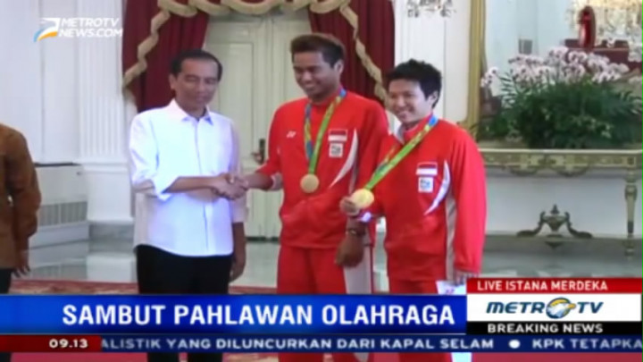 Jokowi Terima Tontowi/Liliyana di Istana