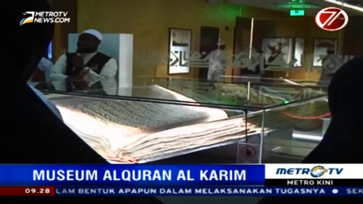 Alquran Tulisan Tangan Terbesar di Museum Alquran Al Karim