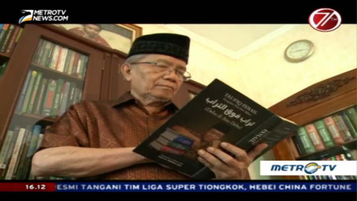 Dengan Puisi Taufik Ismail