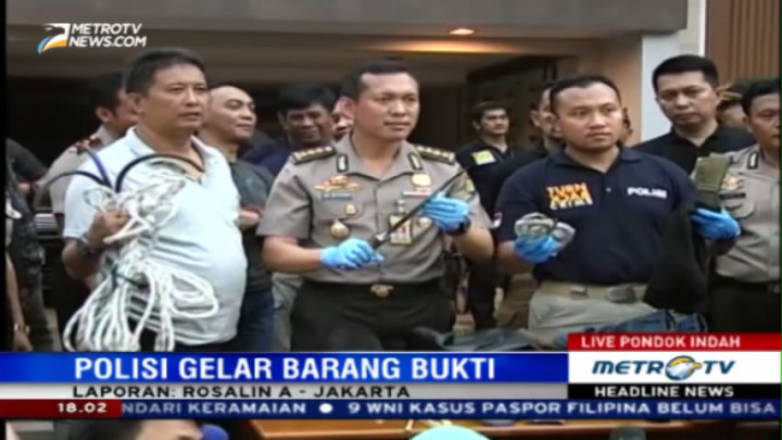 Polisi Gelar Barang Bukti Kasus Perampokan di Pondok Indah
