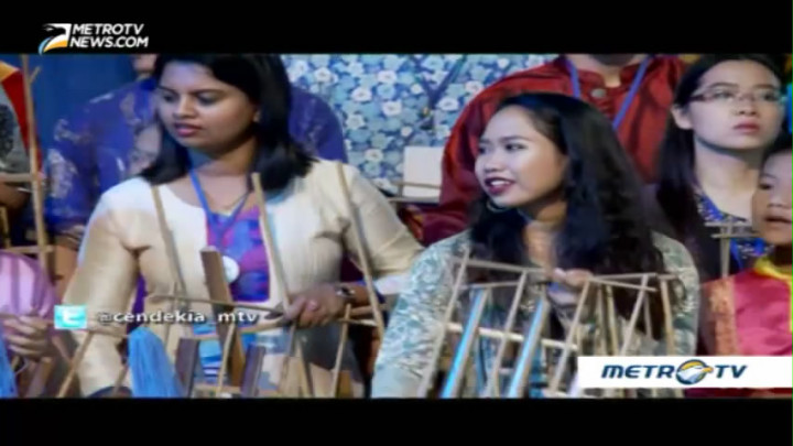 Angklung is Indonesia (3)