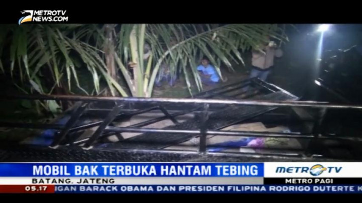 Kecelakaan Mobil Bak Terbuka di Batang, 16 Tewas