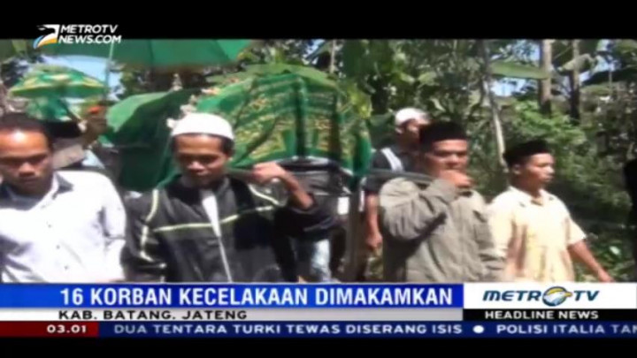 16 Korban Kecelakaan Maut di Batang Dimakamkan