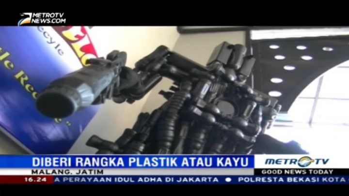 Miniatur Robot dari Sampah Botol
