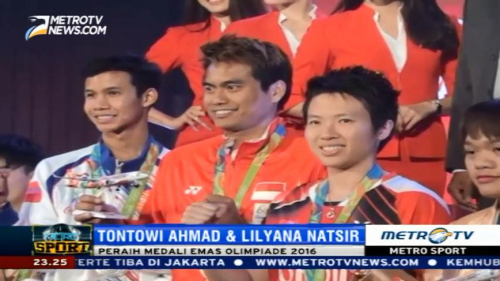 Owi/Butet Raih Predikat ASEAN Heroes 2016