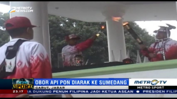 Kirab Obor PON Diarak Menuju Sumedang