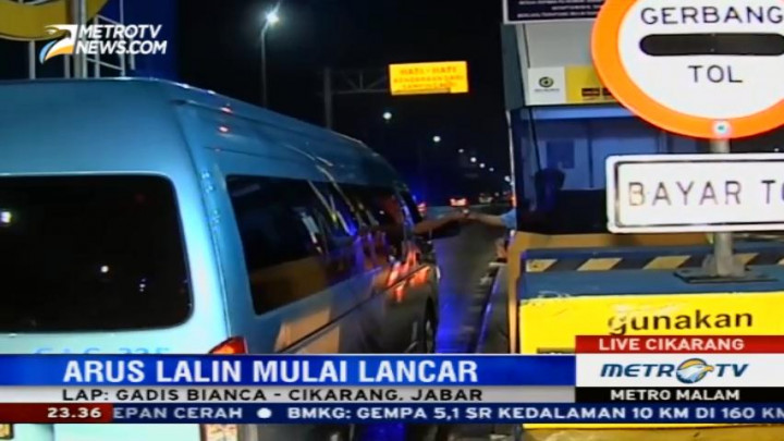 Arus Lalu Lintas di Gerbang Tol Cikarang Utama Ramai Lancar