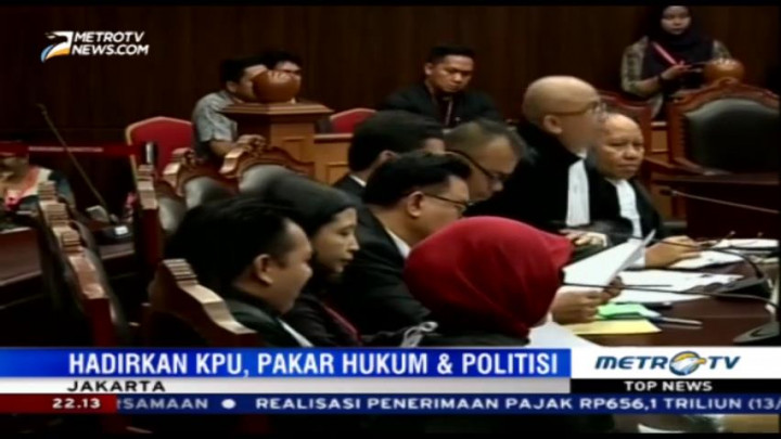 MK Kembali Menggelar Sidang Gugatan UU Pilkada