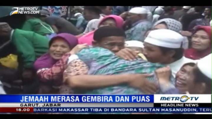 Isak Tangis Keluarga Sambut Kedatangan Jemaah Haji Asal Garut