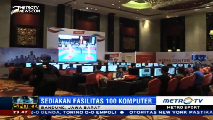 Melihat Fasilitas Media Center PON XIX