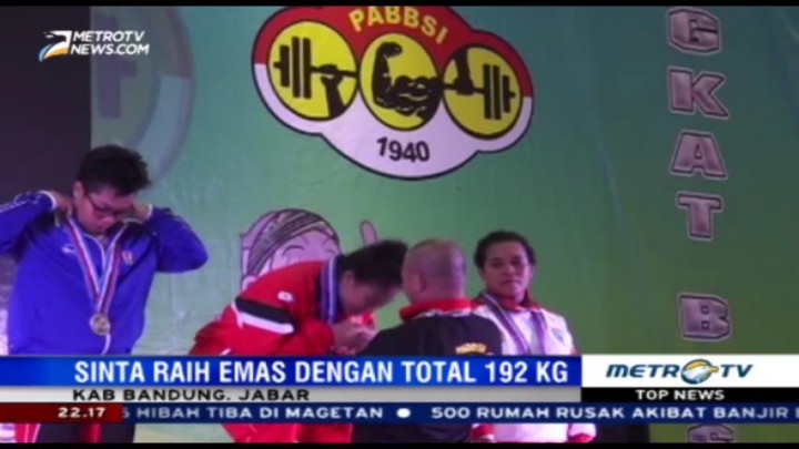 Lifter Bali dan Jatim Raih Emas di Cabor Angkat Besi