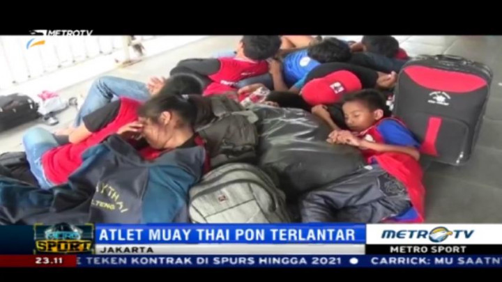 Atlet Muay Thai PON Telantar di Stasiun Manggarai