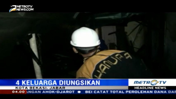 Pagar Beton Ambruk, Empat Rumah Warga Hancur