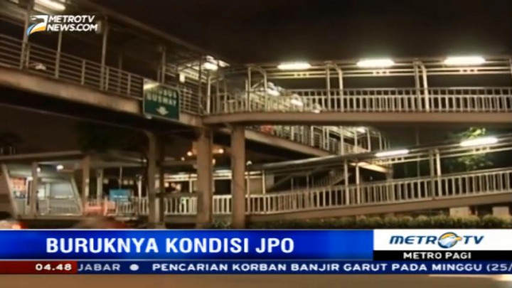 Menengok Buruknya Kondisi JPO di Jakarta