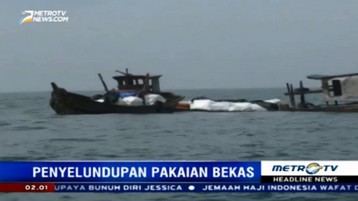 Dua Kapal Penyelundup Pakaian Bekas Tenggelam Saat Hendak Ditangkap