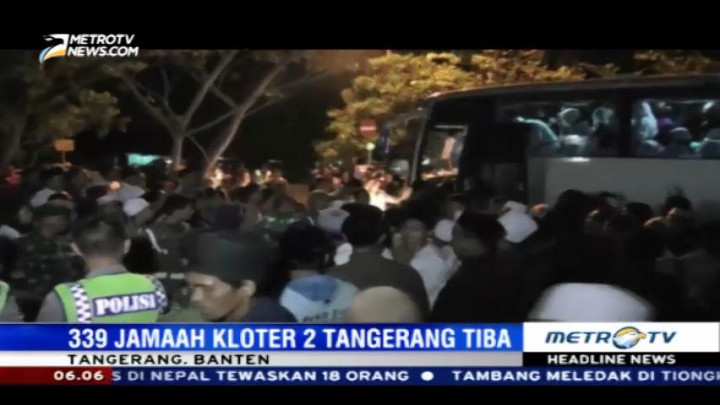 Penjemput Jamaah Haji Nekat Terobos Barikade Polisi