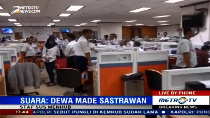 Situasi Penggeledahan Lantai 12 Kantor Kemenhub