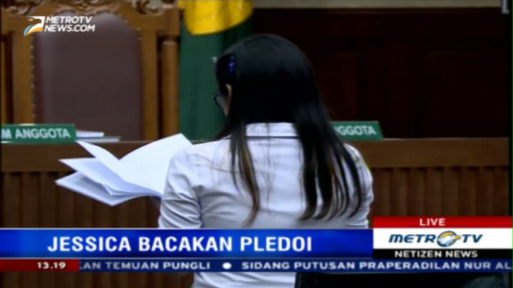 Jessica Menangis Saat Bacakan Pledoi
