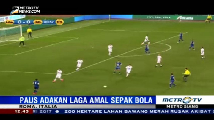 Aksi Francesco Totti-Diego Maradona di Laga Amal