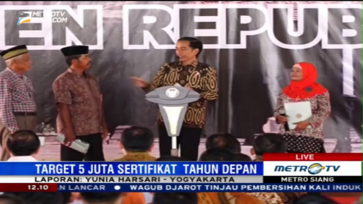 Jokowi Bagikan 3.515 Sertifikat Tanah di Surakarta