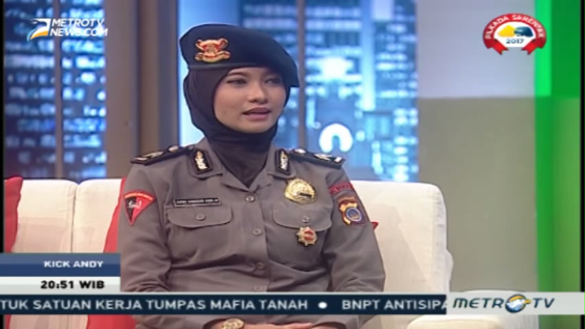 Perempuan-perempuan Bernyali (4)