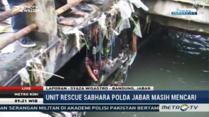 Polisi Cari Kendaraan yang Hanyut Terbawa Banjir Pasteur