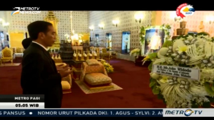 Jokowi Beri Penghormatan Terakhir kepada Raja Thailand