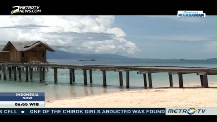 Visiting Tranquil Beach in Gorontalo