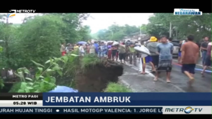 Jembatan Ambruk, Jalur Bondowoso-Jember Macet