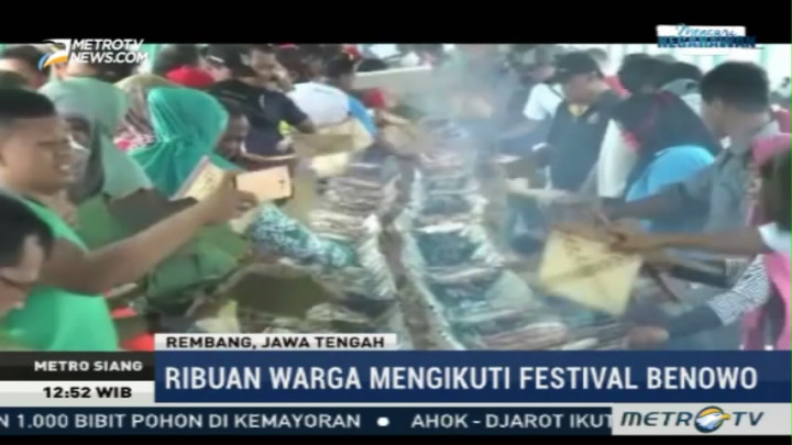 Ribuan Warga Antusias Ikuti Festival Benowo di Pinggir Pantai