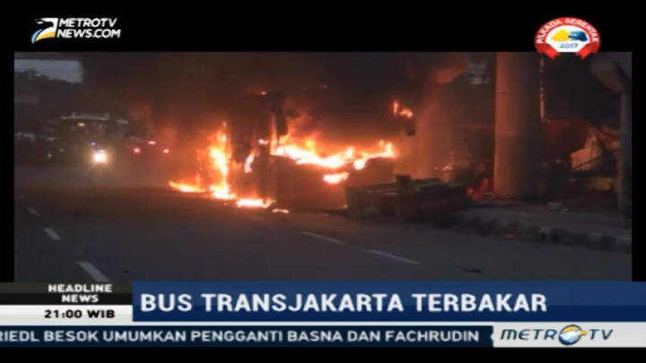 Bus TransJakarta Ludes Terbakar di Cawang