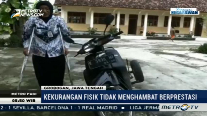 Kekurangan Fisik Tak Menghambat Seorang Guru di Grobogan untuk Berprestasi