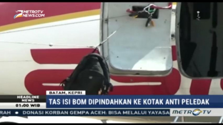 Aparat Gabungan Gelar Simulasi Penanganan Tas Berisi Bom di Pesawat