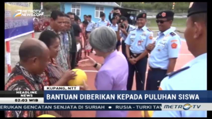 Kick Andy Foundation dan Media Group Berikan Bantuan untuk Pelajar di Kupang