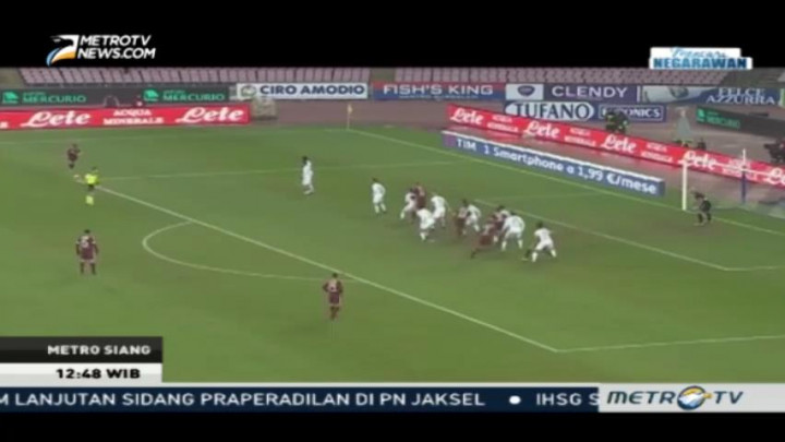 Pesta Gol di Stadion San Paolo, Napoli Geser Posisi AC Milan