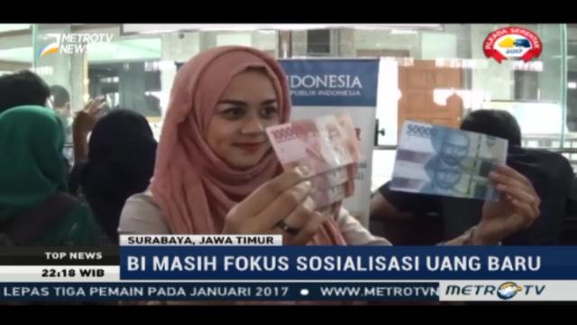 Warga Antusias Tukar Uang Baru