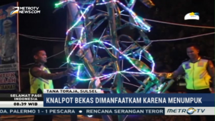 Rangkaian Pohon Natal dari Knalpot
