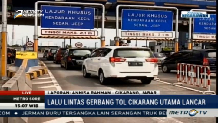 Lalu Lintas Gerbang Tol Cikarang Utama Lancar