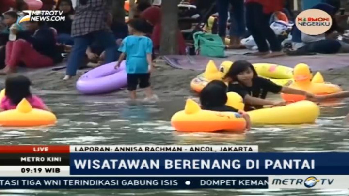 Warga Antusias Nikmati Libur Natal di Ancol