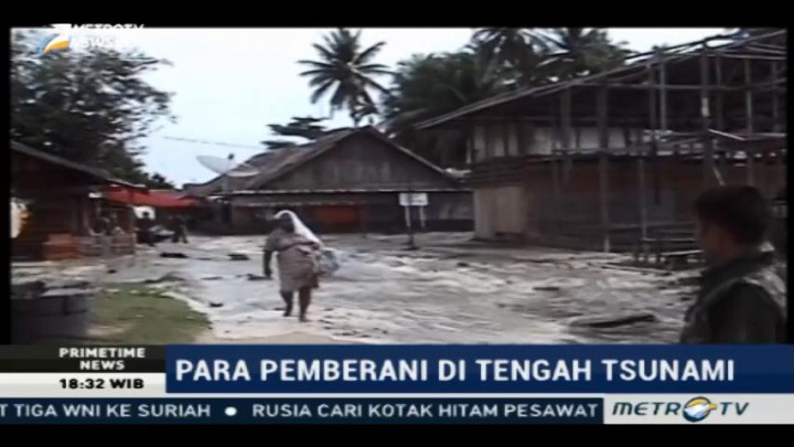 Para Pemberani di Tengah Tsunami (4)