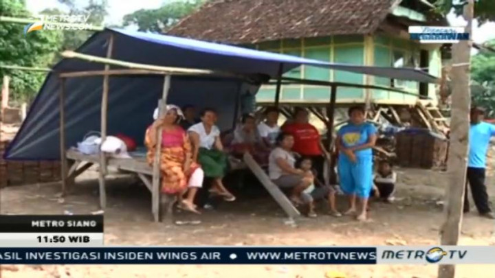 Korban Banjir Bima Tinggal di Tenda Bantuan dari Kemensos