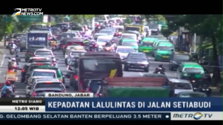Jelang Tahun Baru, Sejumlah Ruas Jalan di Bandung Padat