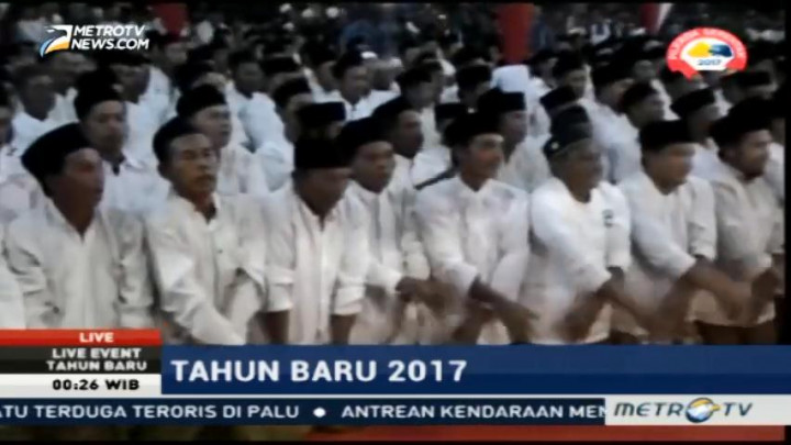 Lantunan Salawat Iringi Pergantian Tahun di Surabaya