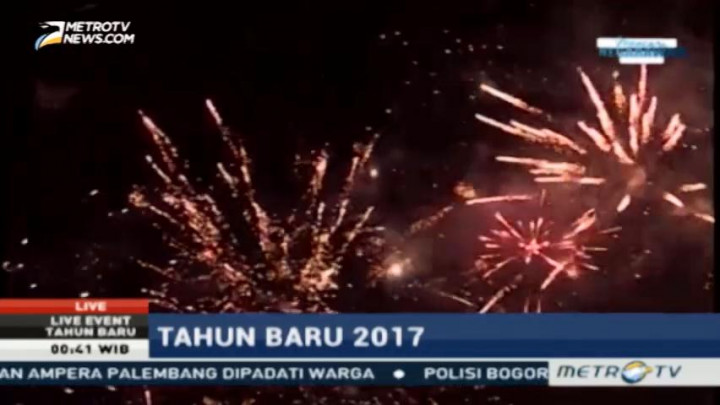 Begini Penampakan Pesta Kembang Api di Palembang